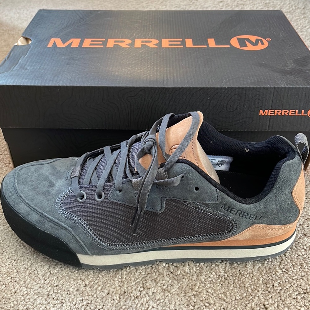 Brand new in box Merrell mens SIZE USA 9.5 Burnt Rock Travel Suede Granite
